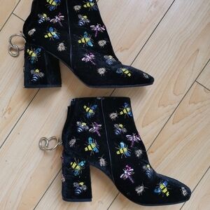 Zara embroidered black insect bee jewel beaded booties 7  37 velvet